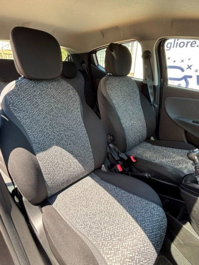 Lancia Ypsilon 1.0 FireFly 5 porte S&S Hybrid Silver Plus (6)