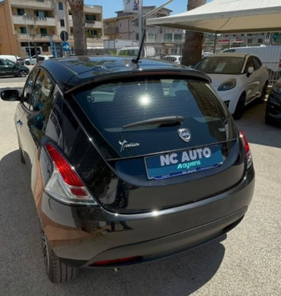 Lancia Ypsilon 1.0 FireFly 5 porte S&S Hybrid Silver Plus (7)