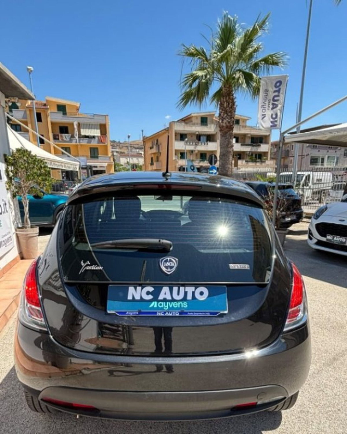 Lancia Ypsilon 1.0 FireFly 5 porte S&S Hybrid Silver Plus (9)