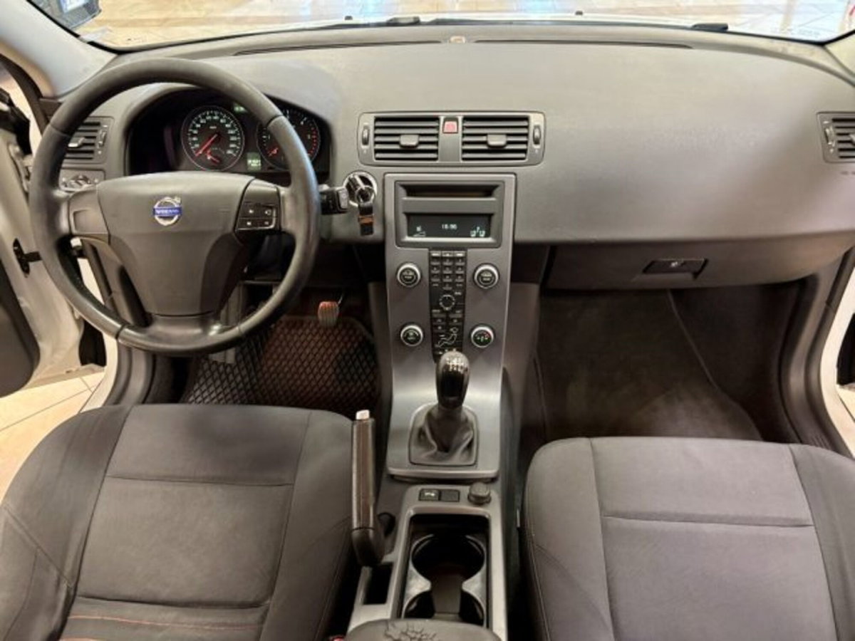 Volvo C30 D2 Black Design (9)