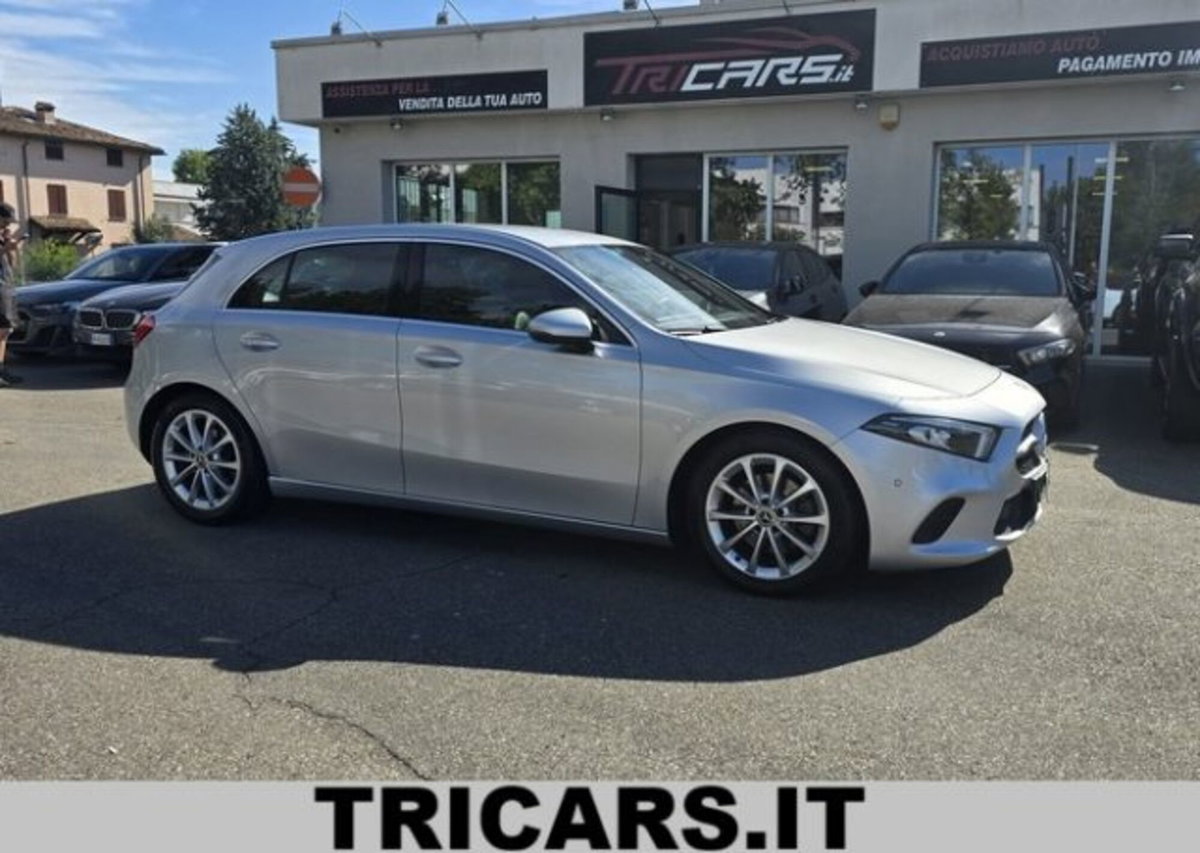 Mercedes-Benz Classe A Sedan 200 d Automatic 4Matic 4p. Business