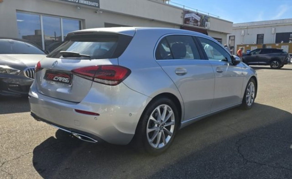 Mercedes-Benz Classe A Sedan 200 d Automatic 4Matic 4p. Business (2)