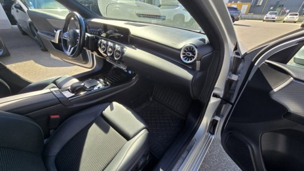 Mercedes-Benz Classe A Sedan 200 d Automatic 4Matic 4p. Business (9)