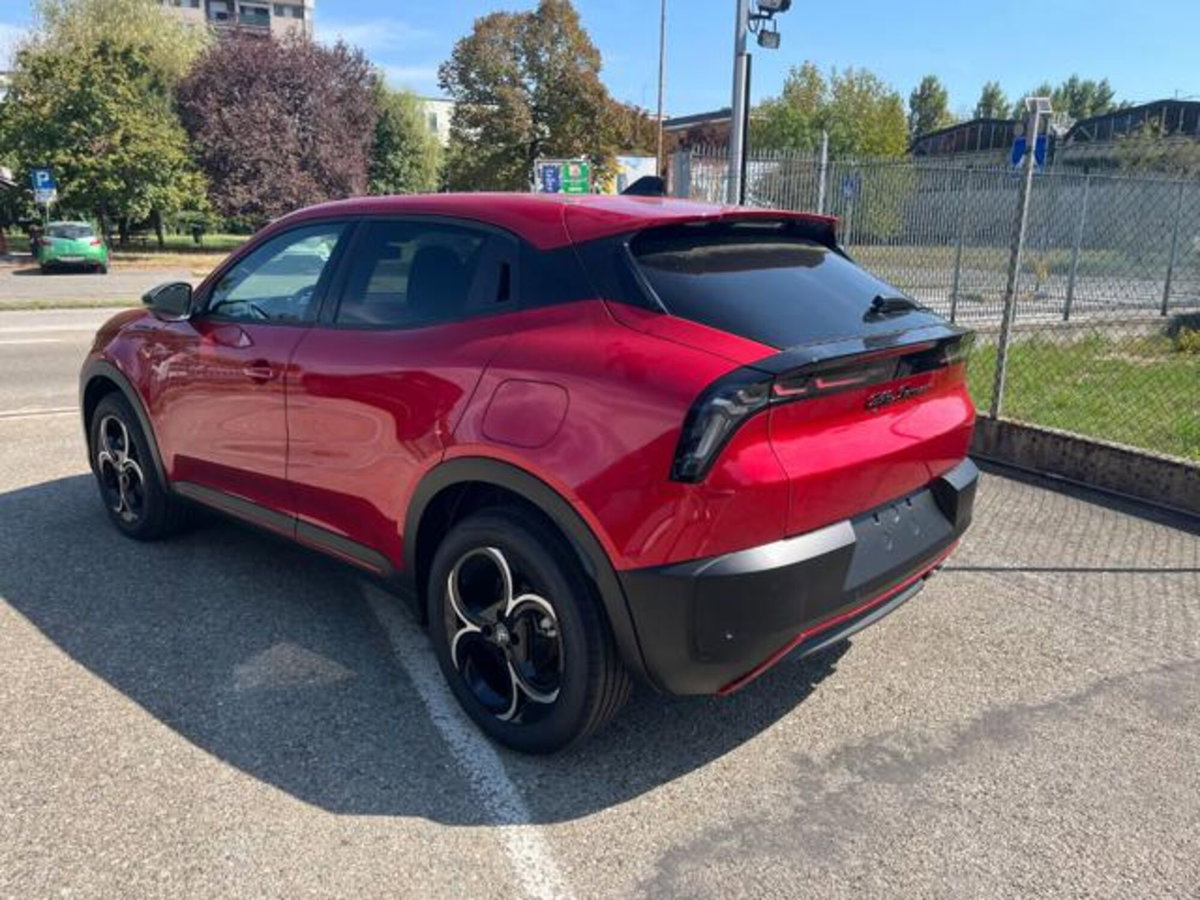Alfa Romeo Junior 1.2 ibrida Speciale 145cv edct6 (3)