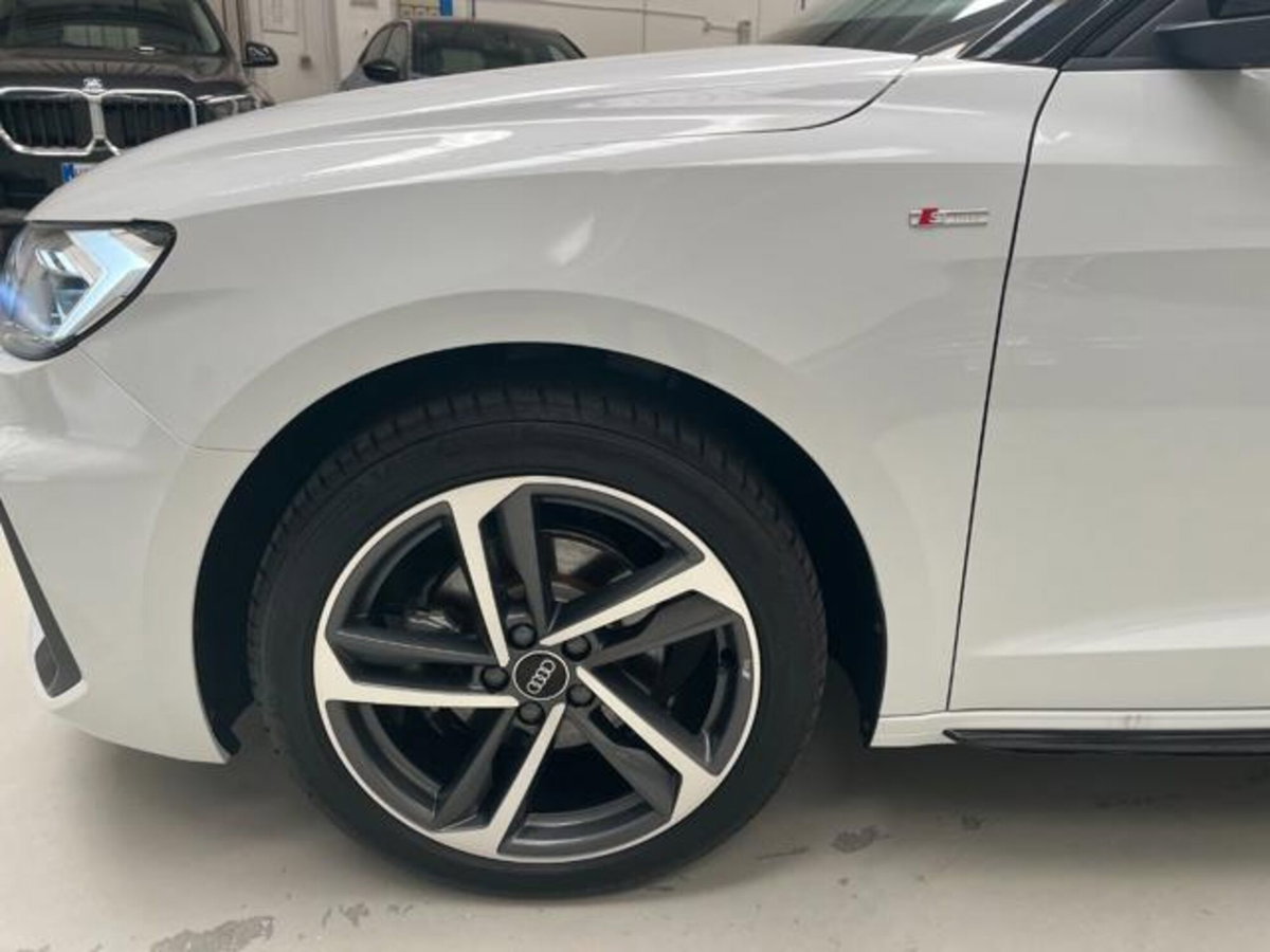 Audi A1 Sportback 30 TFSI S tronic Identity Black (4)