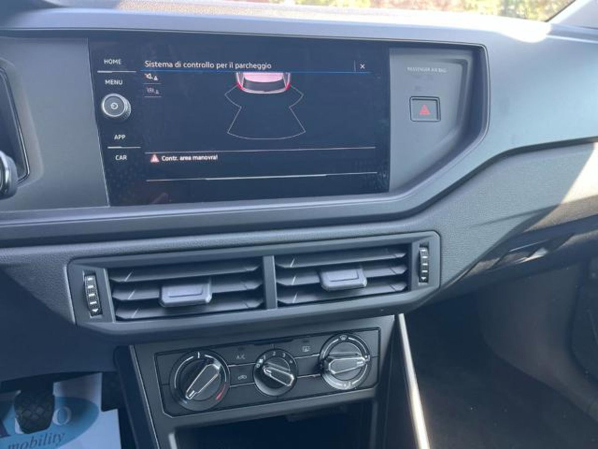 Volkswagen Polo 1.0 Young 80cv (8)