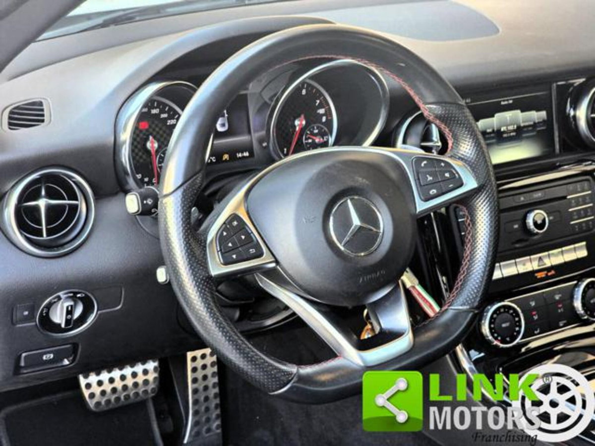 Mercedes-Benz SLC 180 AMG line (11)