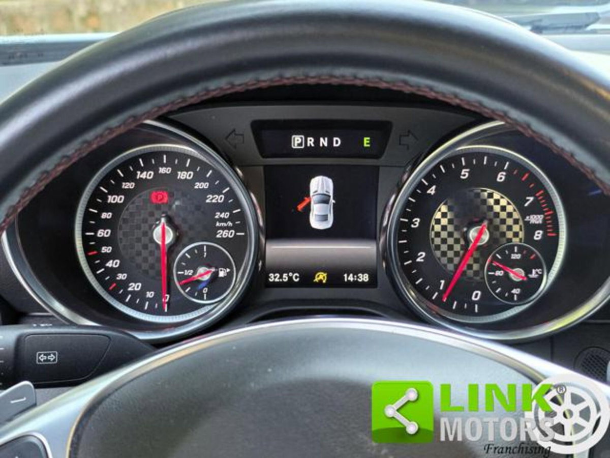Mercedes-Benz SLC 180 AMG line (12)