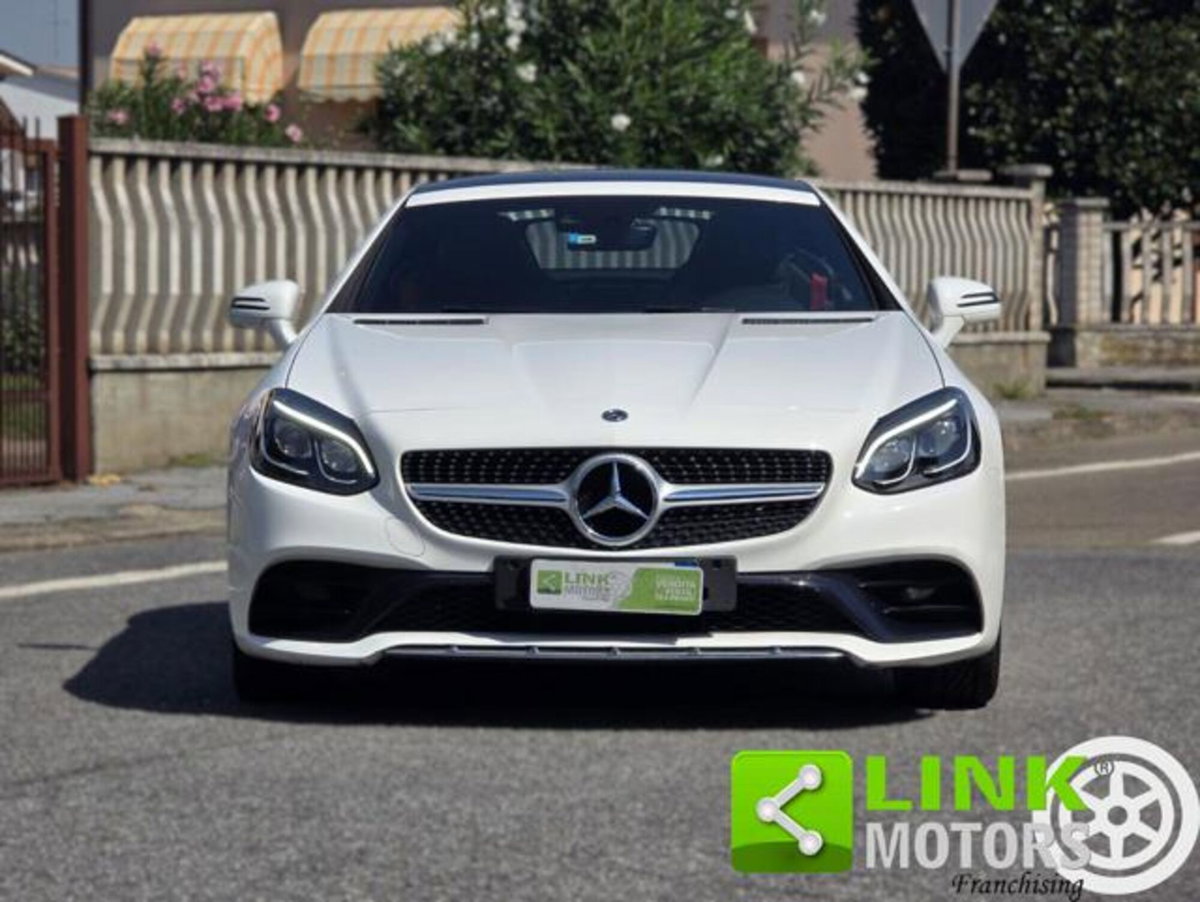 Mercedes-Benz SLC 180 AMG line (2)