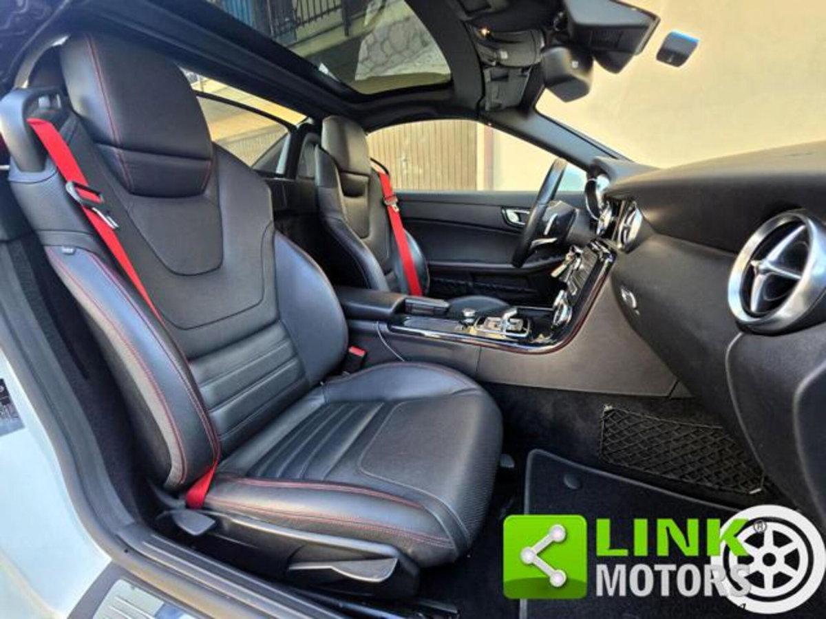 Mercedes-Benz SLC 180 AMG line (5)