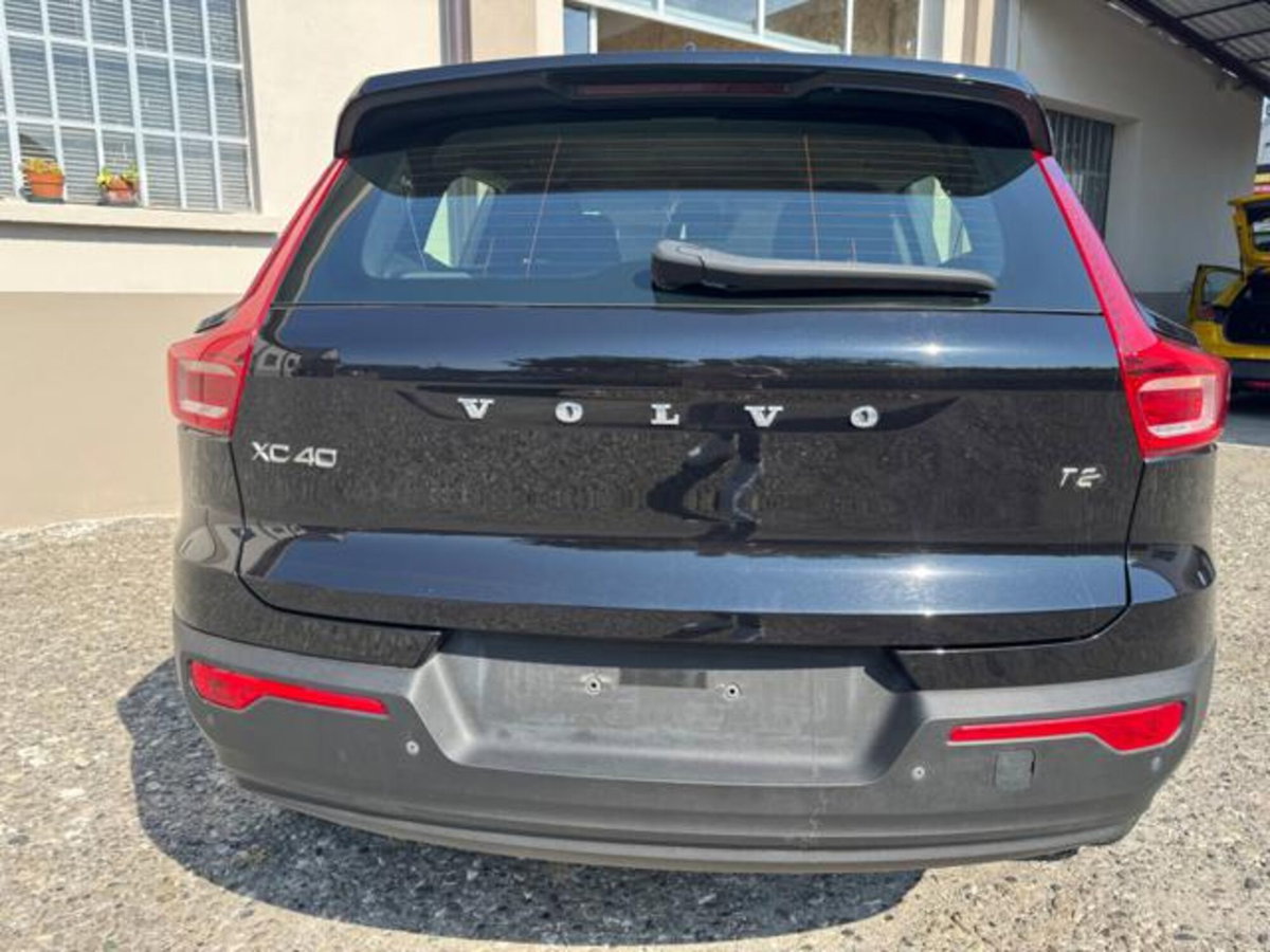 Volvo XC40 T2 automatico Core (5)