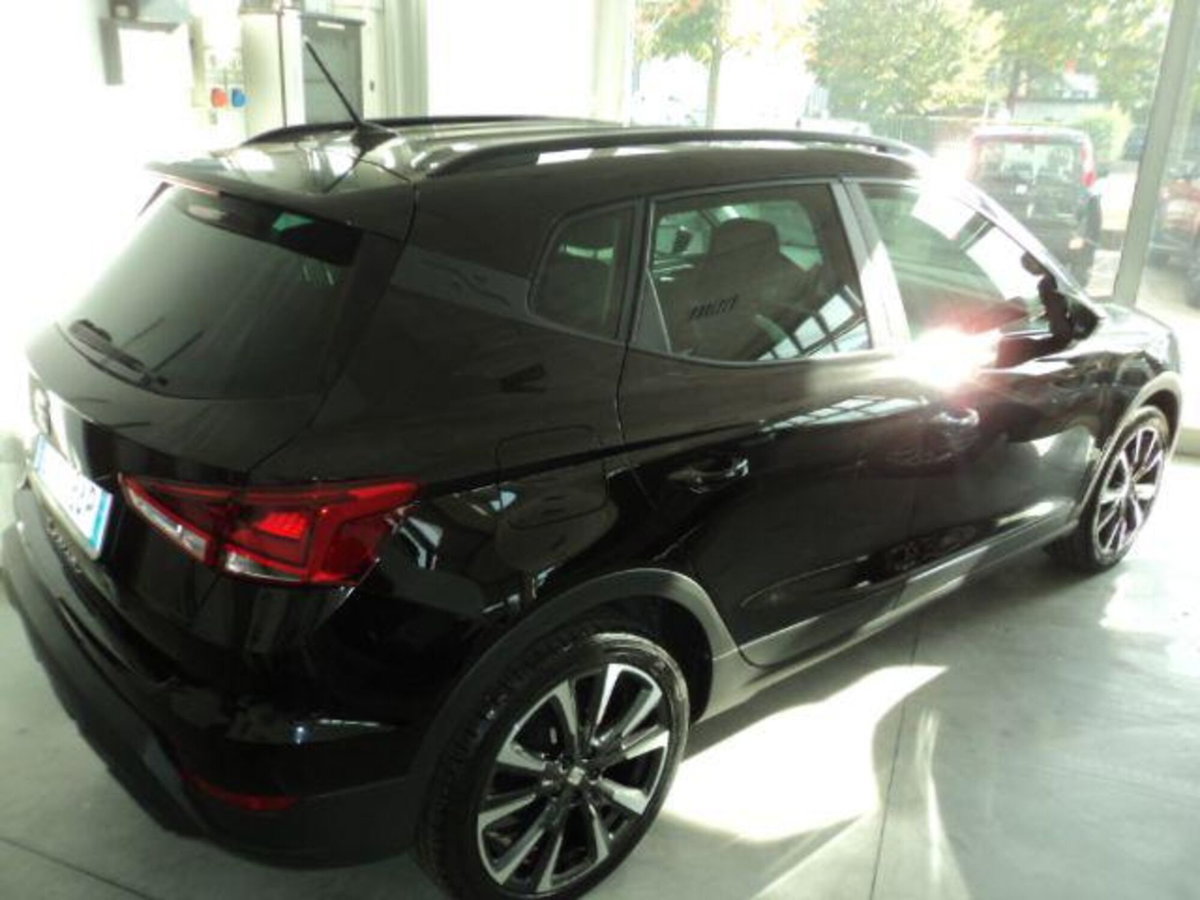 SEAT Arona 1.0 EcoTSI Black Edition (2)