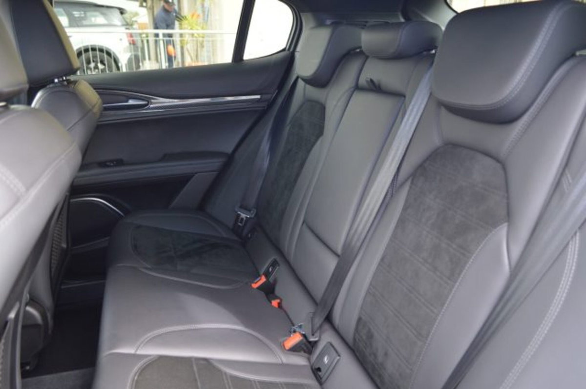 Alfa Romeo Stelvio Stelvio 2.9 Bi-Turbo V6 510 CV AT8 Quadrifoglio (9)
