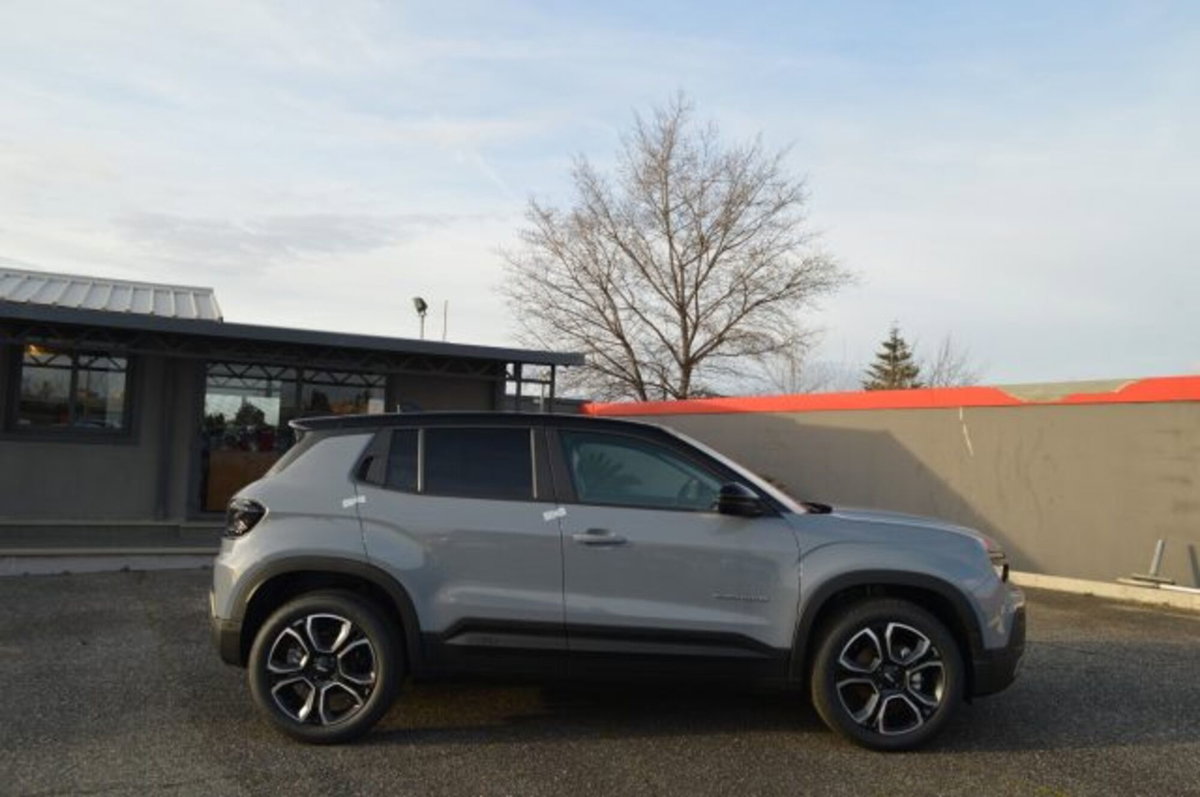 Jeep Avenger 1.2 turbo Summit fwd 100cv (2)