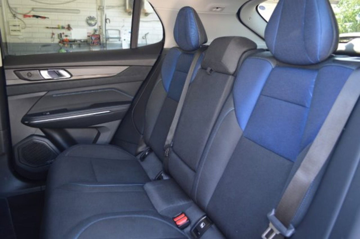 Lynk & Co 01 01 1.5 td phev (9)
