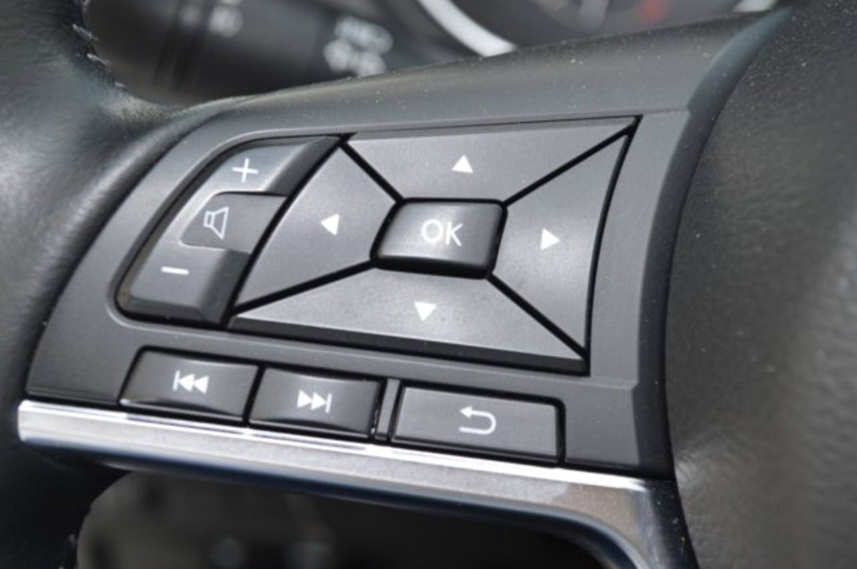 Nissan Qashqai 1.3 DIG-T 140 CV N-Connecta (13)