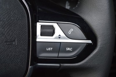 Peugeot 2008 PureTech 100 S&S Allure (14)