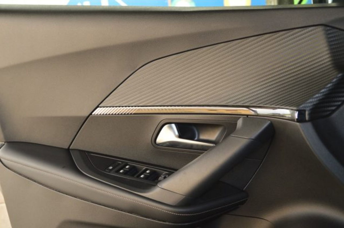 Peugeot 2008 PureTech 100 S&S Allure (15)