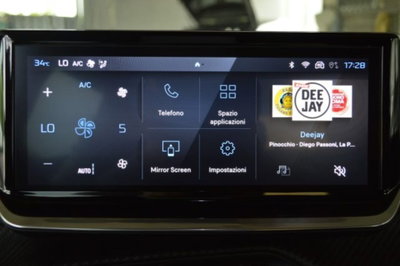 Peugeot 2008 PureTech 100 S&S Allure (16)
