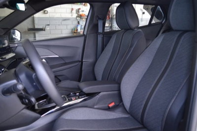 Peugeot 2008 PureTech 100 S&S Allure (8)