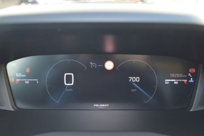 Peugeot 2008 1.2 puretech Allure s&s 100cv (11)