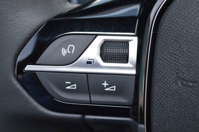 Peugeot 2008 1.2 puretech Allure s&s 100cv (13)