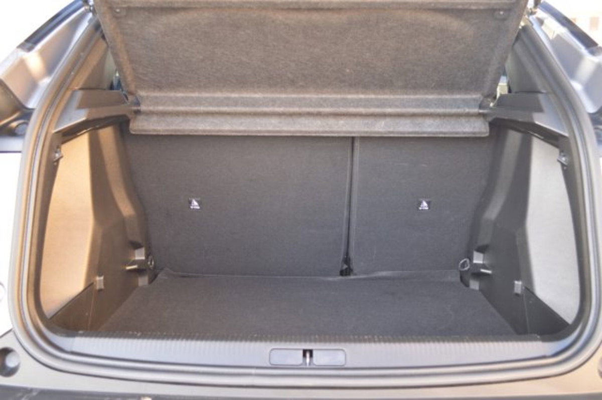 Peugeot 2008 1.2 puretech Allure s&s 100cv (18)