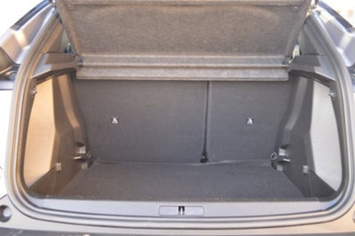 Peugeot 2008 1.2 puretech Allure s&s 100cv (18)