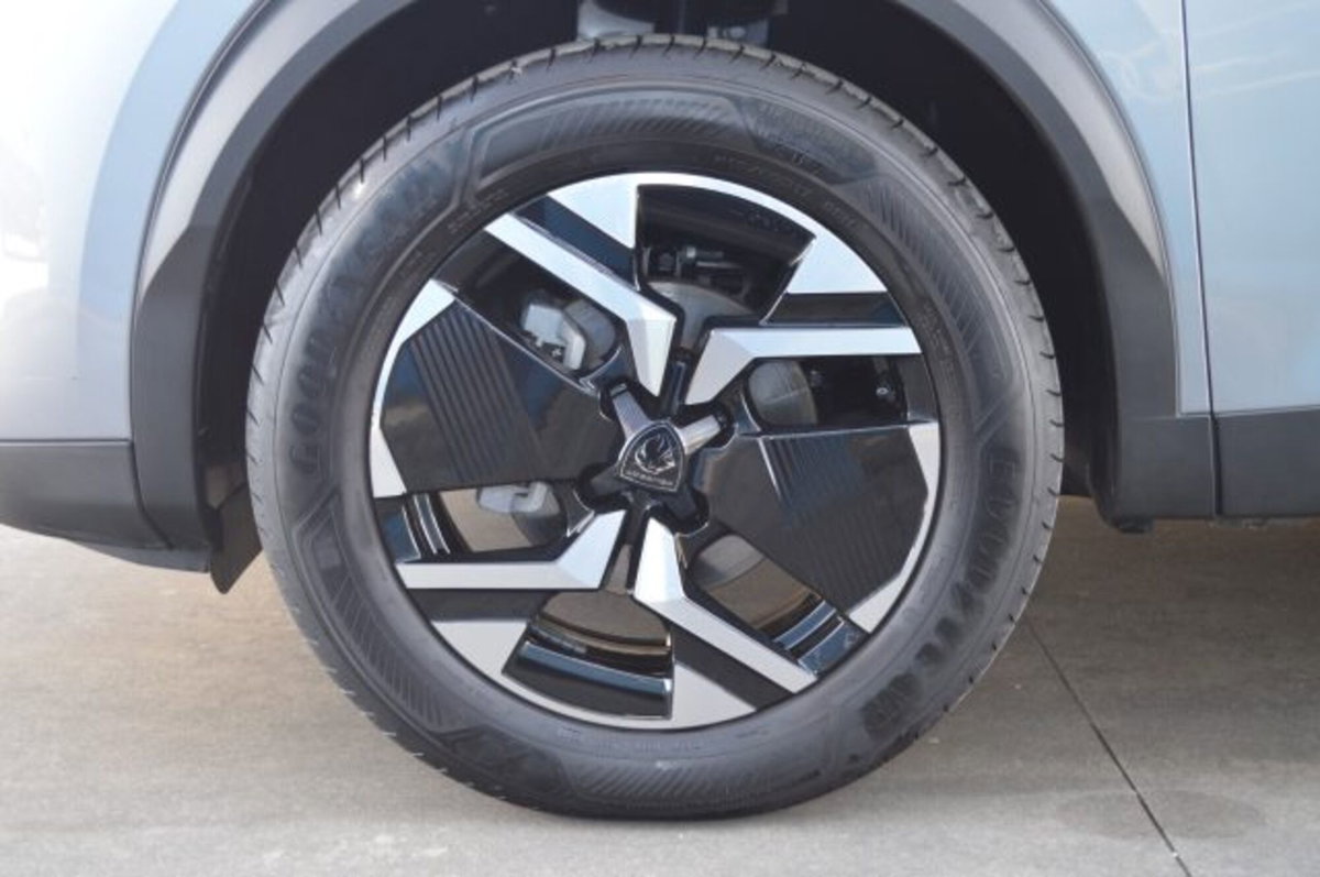 Peugeot 2008 1.2 puretech Allure s&s 100cv (19)