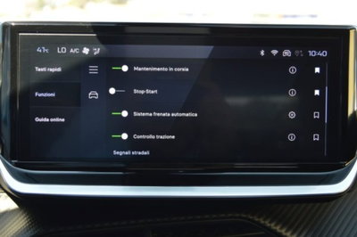 Peugeot 2008 PureTech 100 S&S Allure (17)