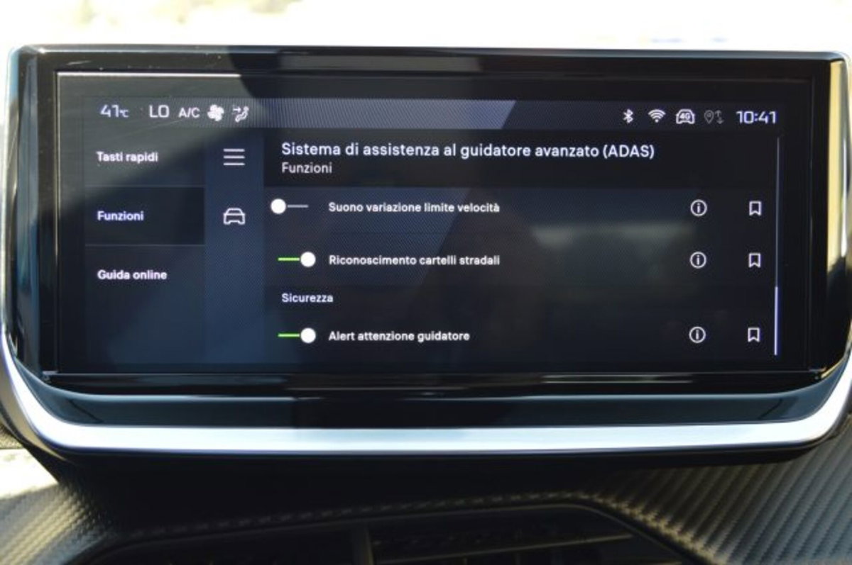 Peugeot 2008 PureTech 100 S&S Allure (18)