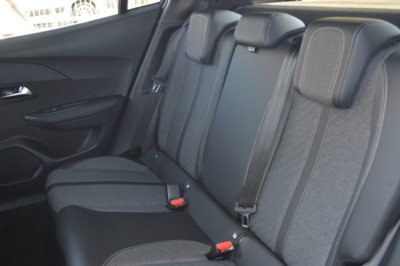 Peugeot 2008 PureTech 100 S&S Allure (9)
