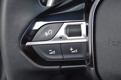 Peugeot 2008 PureTech 130 S&S EAT8 Allure Pack (13)
