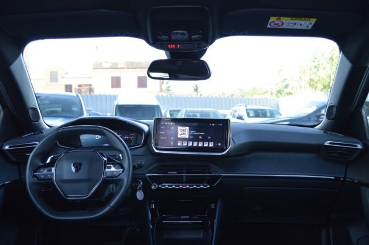 Peugeot 2008 PureTech 130 S&S EAT8 Allure Pack (7)