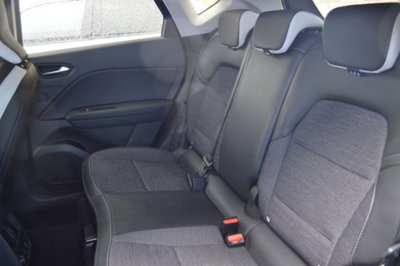 Renault Captur 1.0 tce Techno 90cv (9)