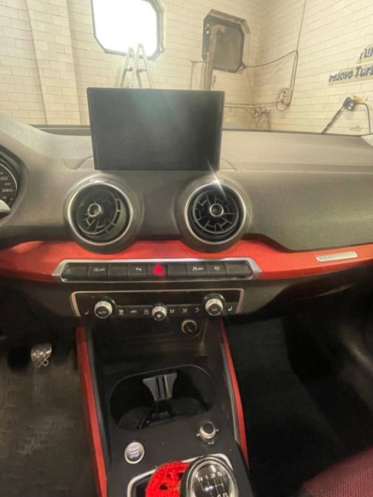 Audi Q2 Q2 30 TDI Identity Black (8)