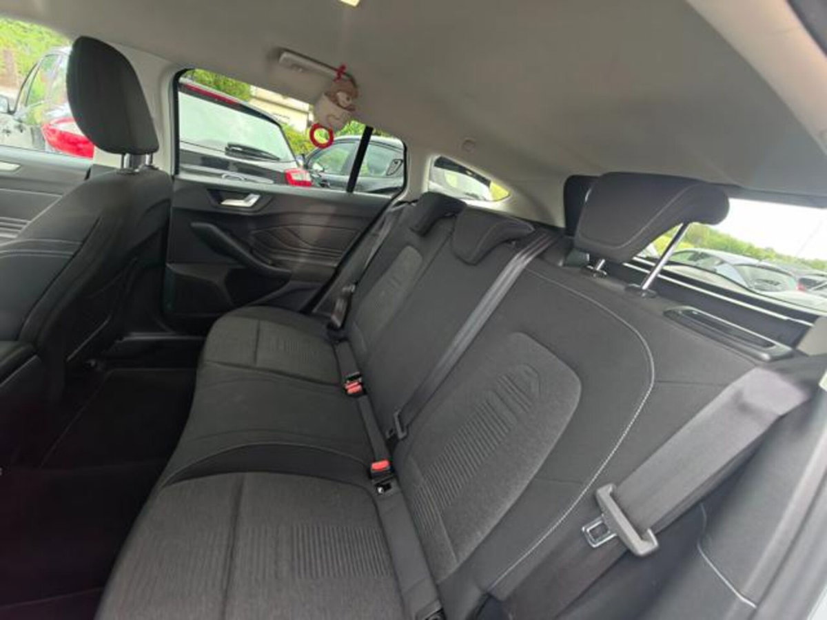 Ford Focus Station Wagon 1.0 EcoBoost 125 CV automatico SW Active (14)