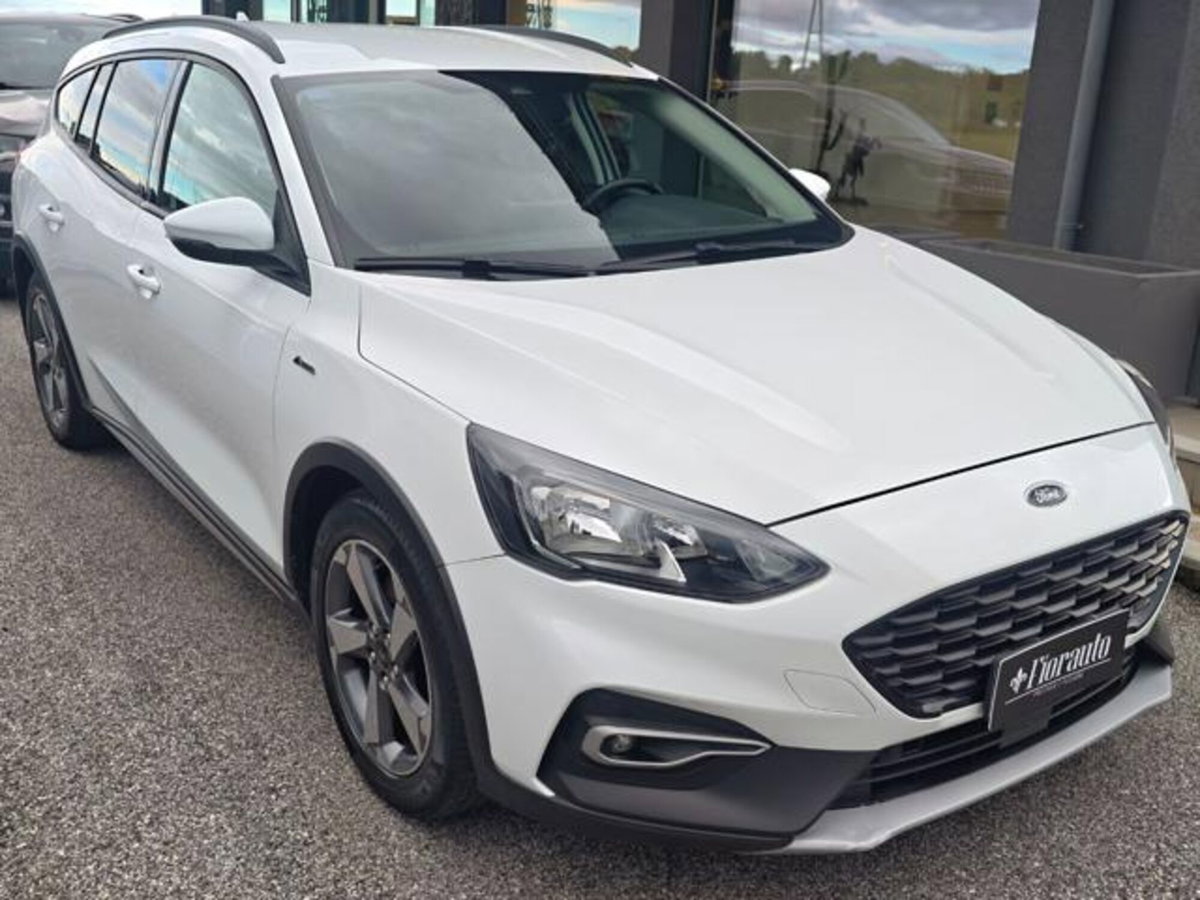Ford Focus Station Wagon 1.0 EcoBoost 125 CV automatico SW Active (2)