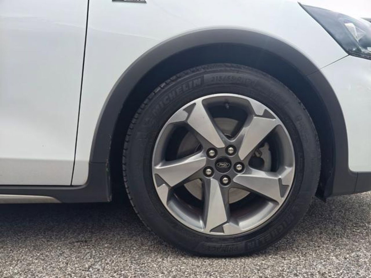 Ford Focus Station Wagon 1.0 EcoBoost 125 CV automatico SW Active (7)