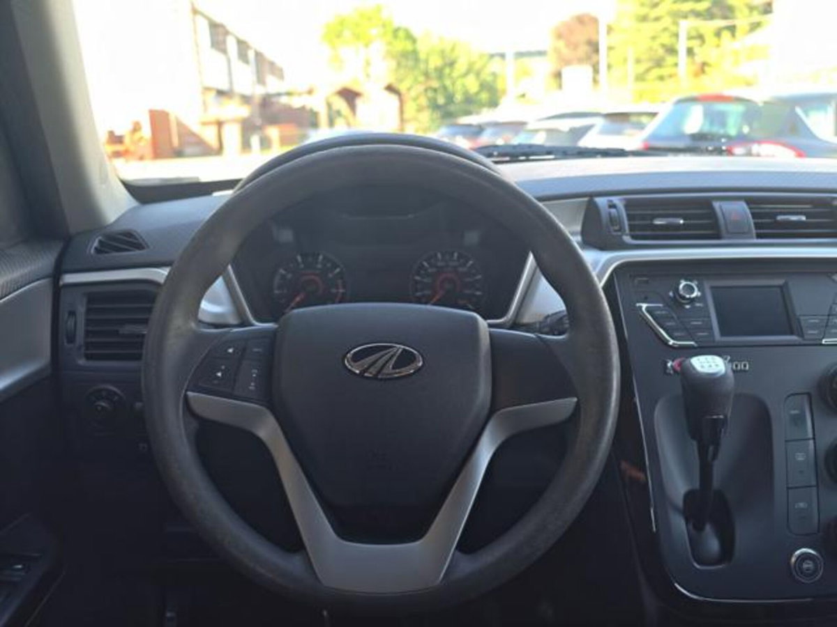 Mahindra KUV100 1.2 K8 m-bifuel (11)