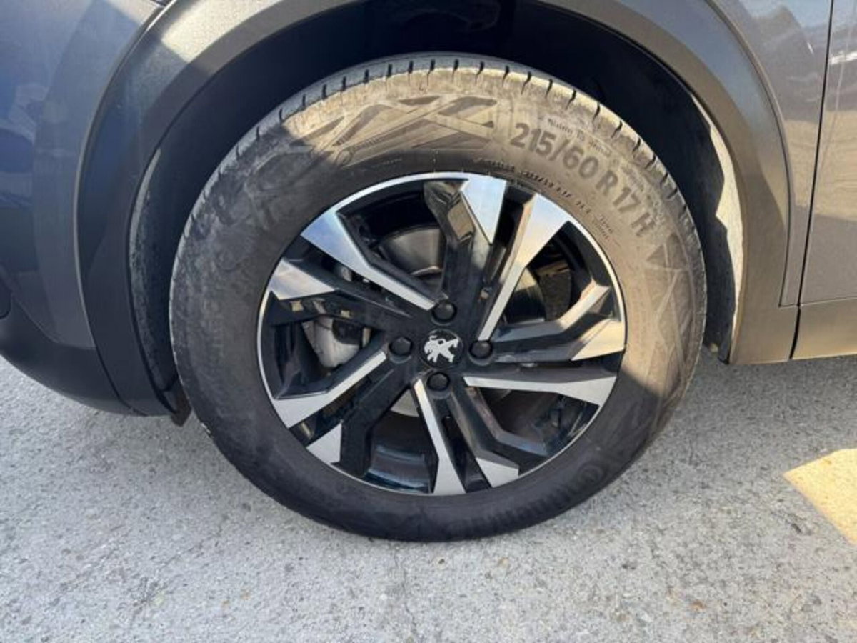 Peugeot 2008 BlueHDi 130 S&S EAT8 Allure Pack (14)