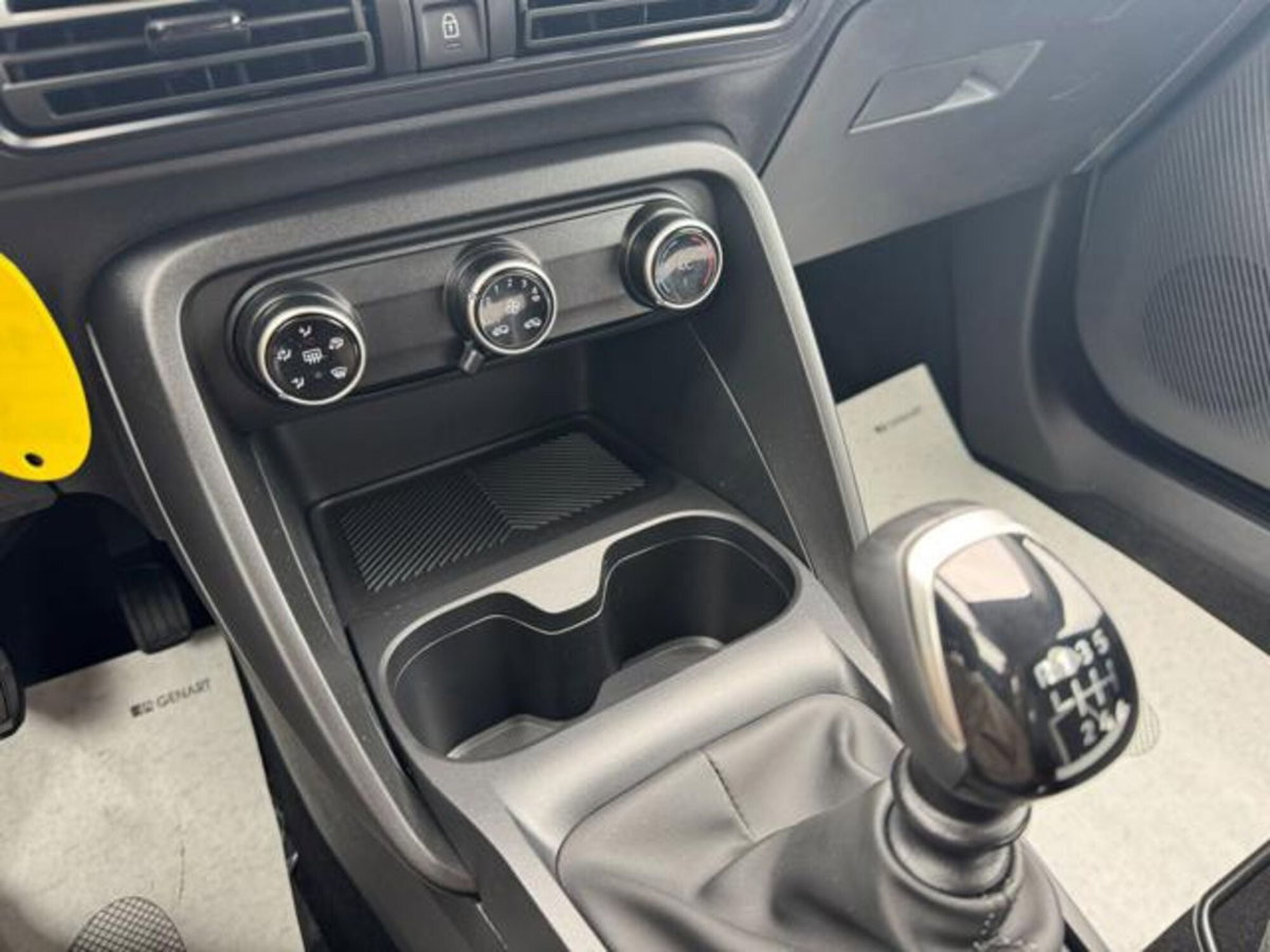 Citroen C3 1.2 puretech turbo You 100cv s&s (9)