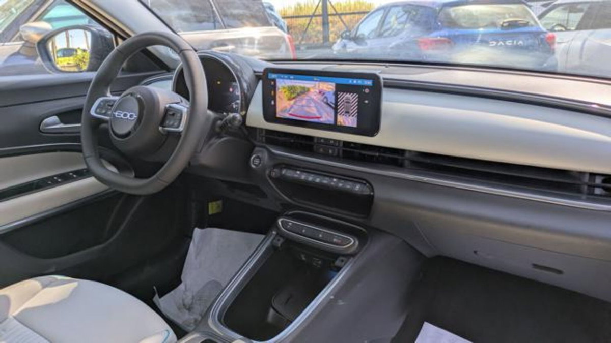 Fiat 600 1.2 hybrid La Prima 110cv auto (11)