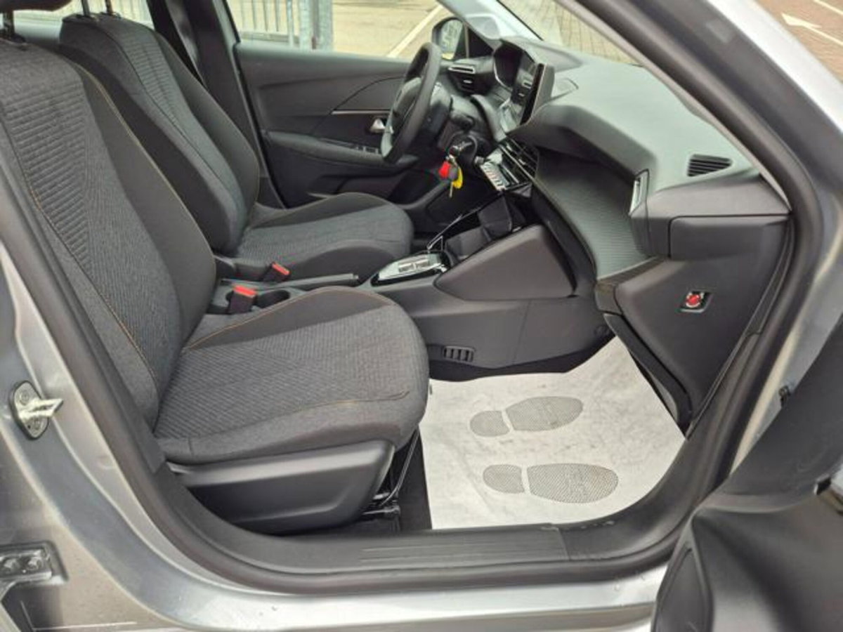 Peugeot 208 1.2 hybrid Active 100cv e-dcs 6 (11)