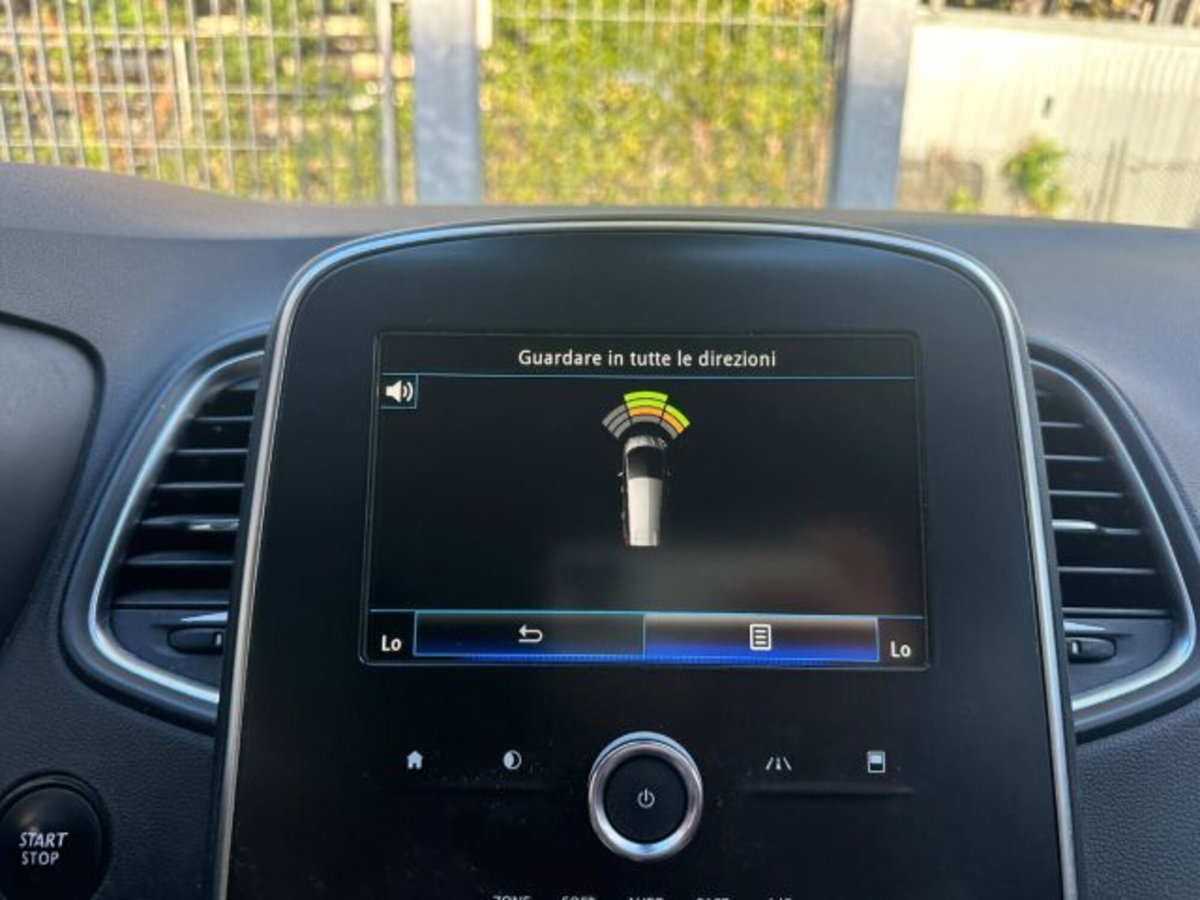 Renault Scenic E-Tech Electric 1.5 dCi 110CV EDC Energy (11)