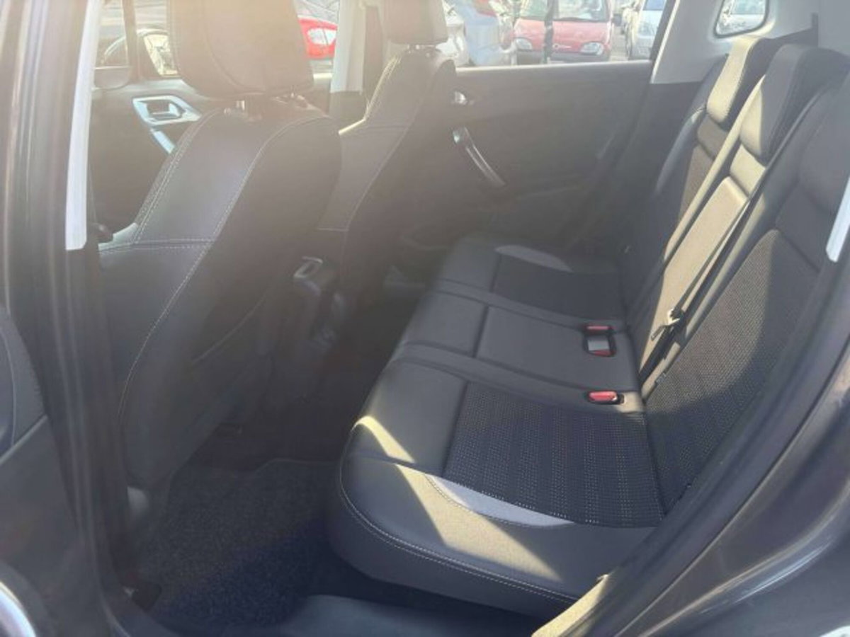 Peugeot 2008 100 Allure (7)
