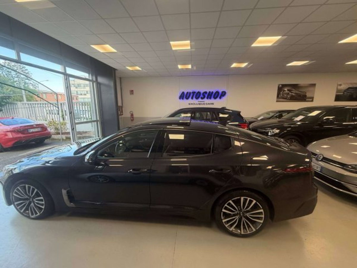 Kia Stinger 2.2 CRDi AWD AT8 GT Line (2)