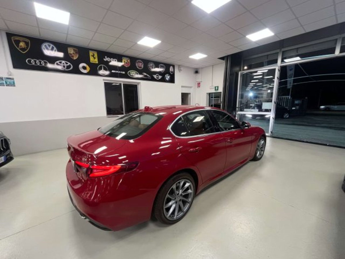 Alfa Romeo Giulia 2.2 Turbodiesel 210 CV AT8 AWD Q4 Veloce (4)