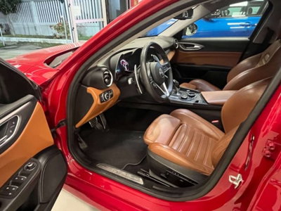 Alfa Romeo Giulia 2.2 Turbodiesel 210 CV AT8 AWD Q4 Veloce (6)
