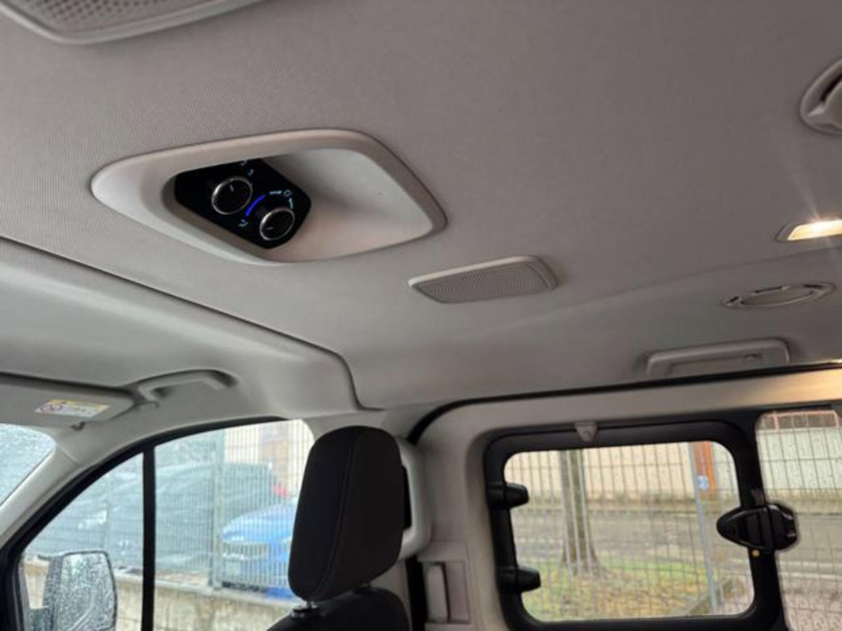 Ford Transit Custom Furgone 320 2.0 EcoBlue 130 PL Furgone Titanium (9)